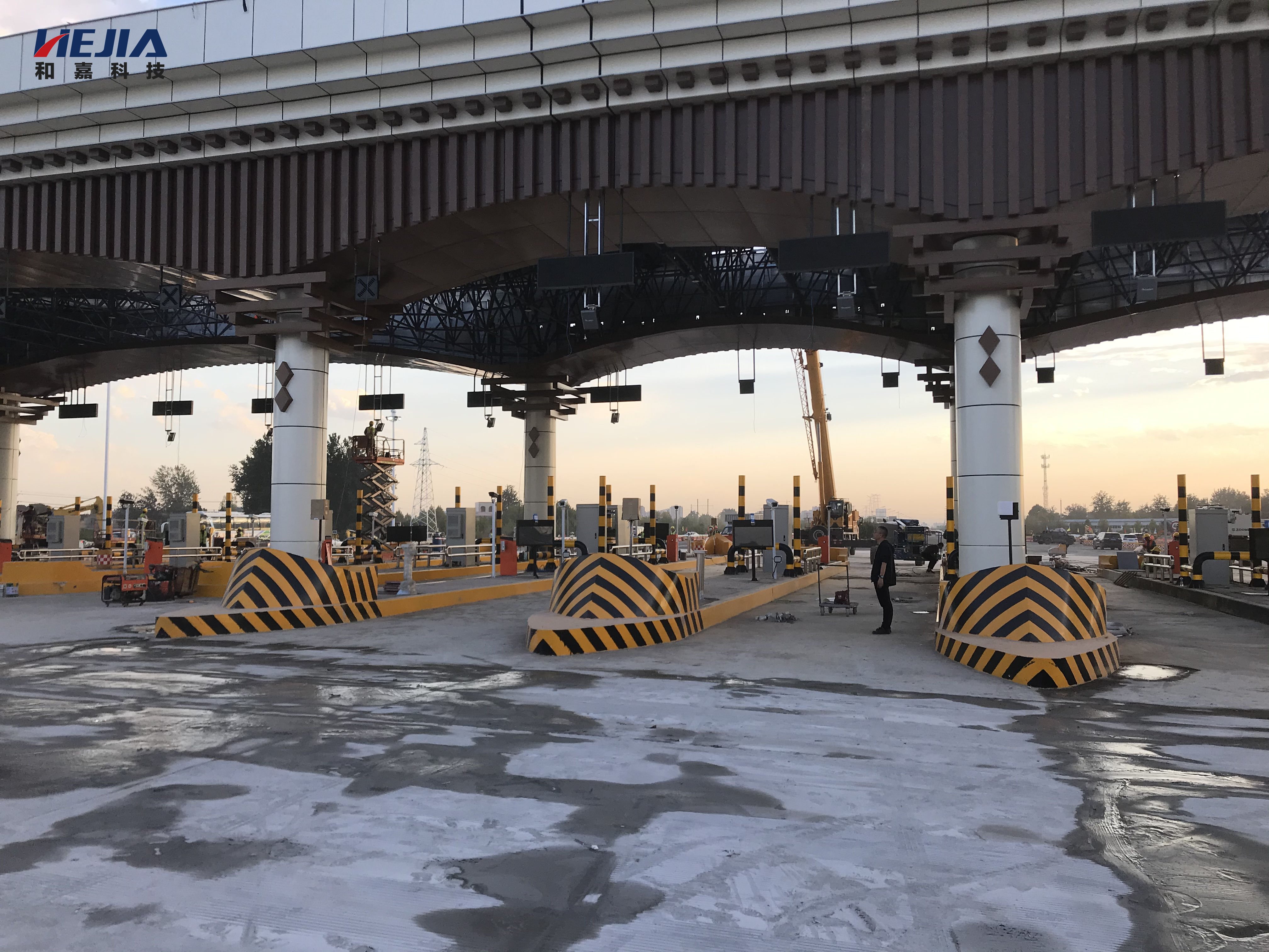 加班加點(diǎn)趕進(jìn)度，中秋佳節(jié)不停工