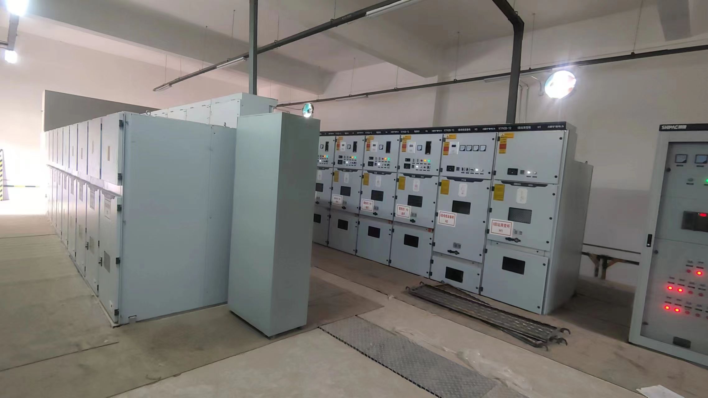 智能輔助 聯動控制-配電室動環輔控系統，24小時在線監測